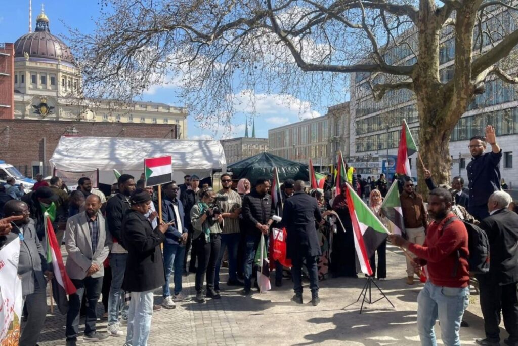 Demonstration von Sudanes:innen in Berlin. Foto: Ibrahim Ahmad