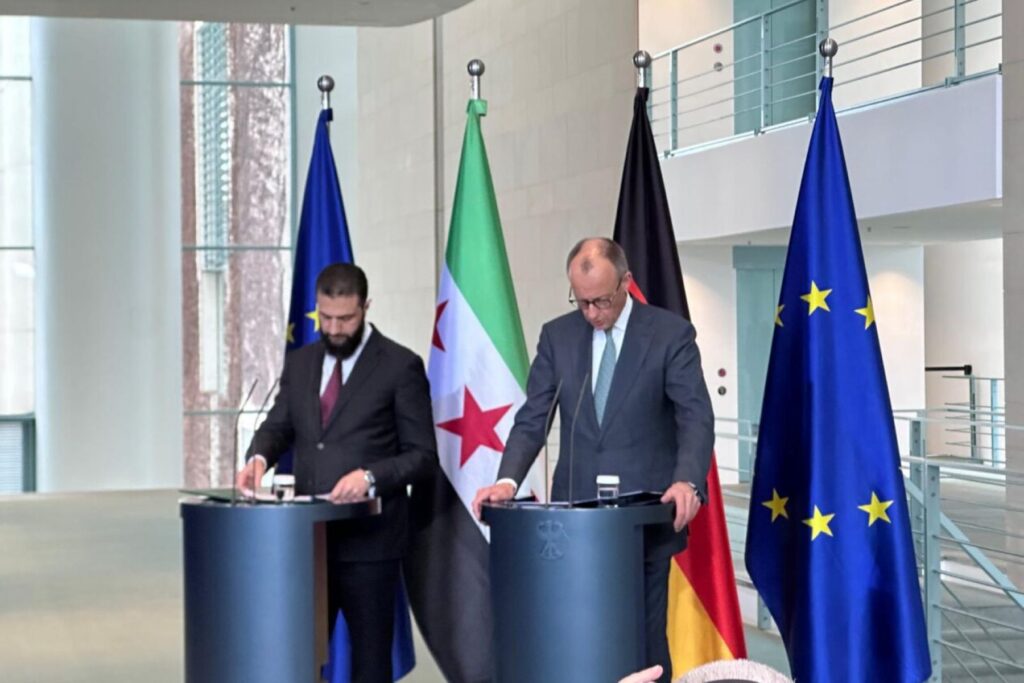 Bei der Pressekonferenz sagte Bundeskanzler Merz, dass 80 Prozent der Syrer:innen zurückkehren werden Foto: Anas Khabir