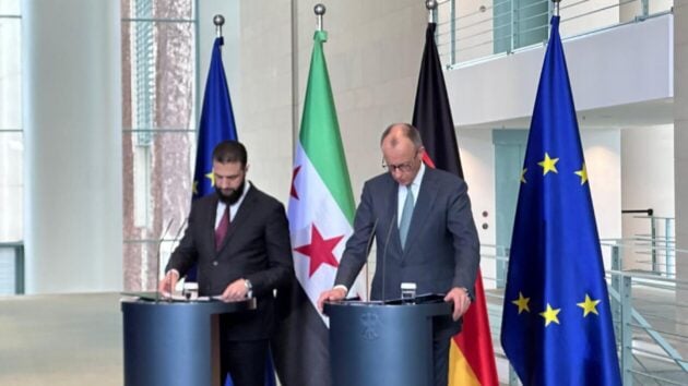 Bei der Pressekonferenz sagte Bundeskanzler Merz, dass 80 Prozent der Syrer:innen zurückkehren werden Foto: Anas Khabir