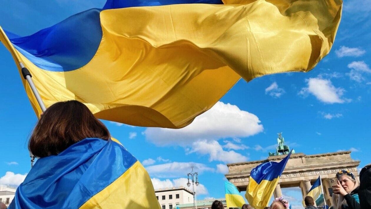 Viele Ukrainerinnen erleben den Krieg aus der Ferne. Mit Demonstrationen und Aktionen sorgen sie dafür, dass der Krieg auch in Deutschland im öffentlichen Bewusstsein bleibt. Foto: Valeriia Semeniuk