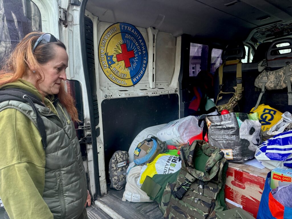 Німкеня допомагає Україні