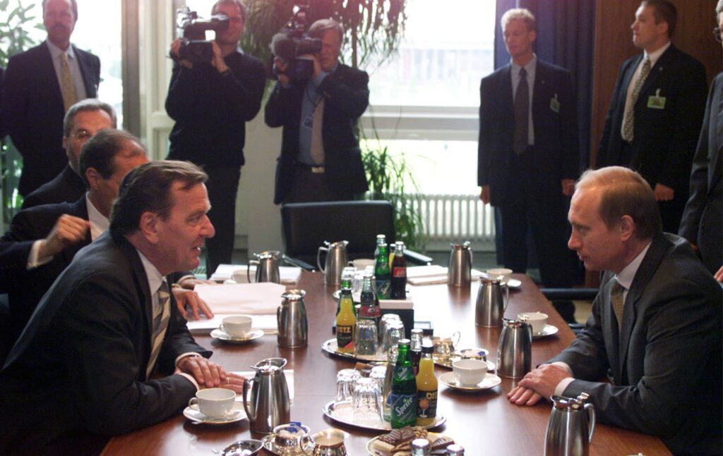 Володимир Путін з Герхардом Шрьодером. Фото - Presidential Press and Information Office