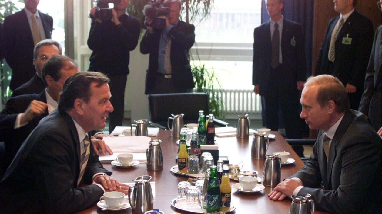 Володимир Путін з Герхардом Шрьодером. Фото - Presidential Press and Information Office