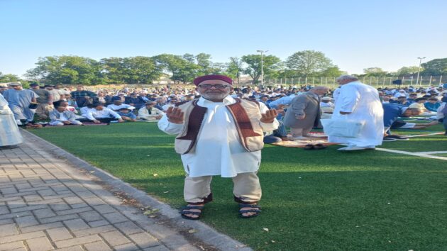 الروائي الليبي محمد الأصفر خلال مشاركته في صلاة العيد بمدينة بون الألمانية. (Foto: Private)