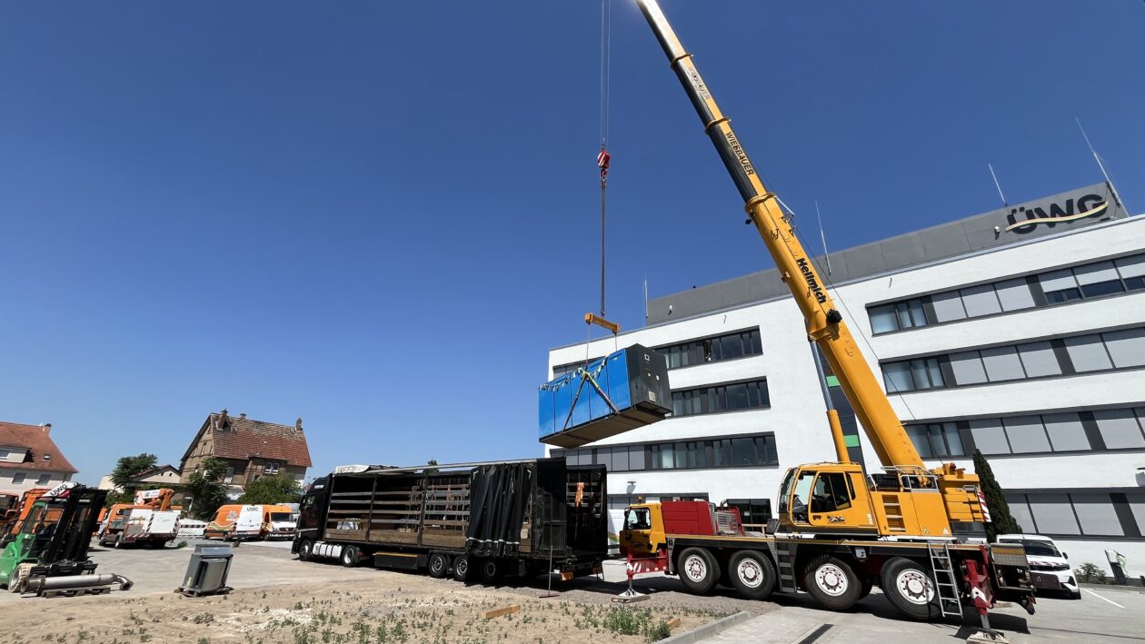 Компанія ÜWG пожертвувала когенераційну установку Україні. Фото - Überlandwerk Groß-Gerau GmbH