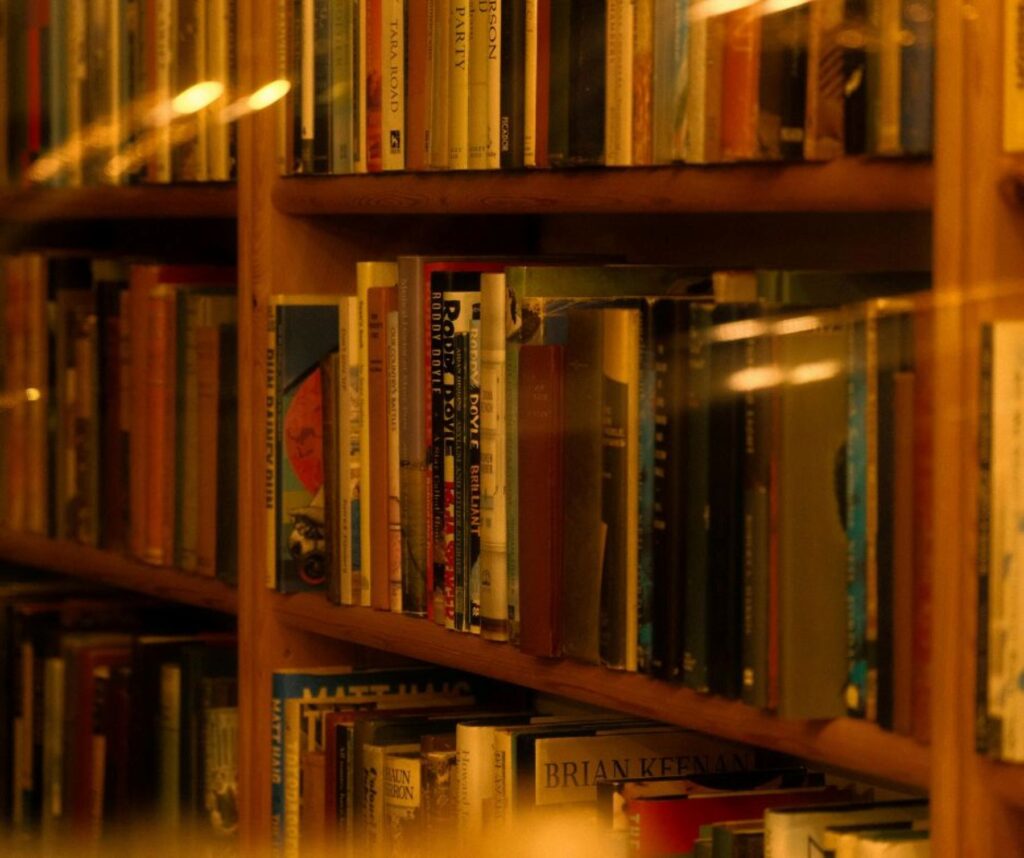 شركات الذكاء الاصطناعي تحوّل تراث المكتبات إلى بيانات تدريب وتُتلف الأصول بعد المسح Foto Canva Pro