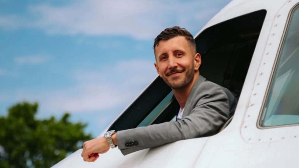 Roland Khoury war der syrische Copilot des ersten Direktflugs von Deutschland nach Syrien seit 2015 © LEAV Aviation