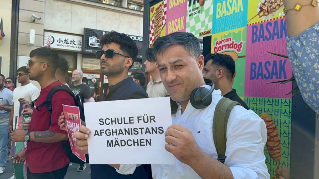 اعتراض در فرانکفورت هم‌زمان با پنجمین سال حاکمیت طالبان در افغانستان