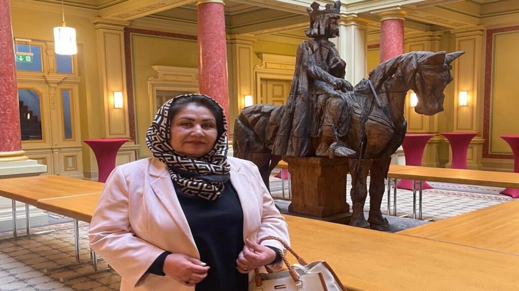 گل‌غوتی تلاش، رئیس انجمن «زنان مبتکر افغان» در مگدبورگ: «آیا ما پس از انتخابات در زاکسن‌آنهالت هنوز در امنیت خواهیم بود؟» Foto: Privat