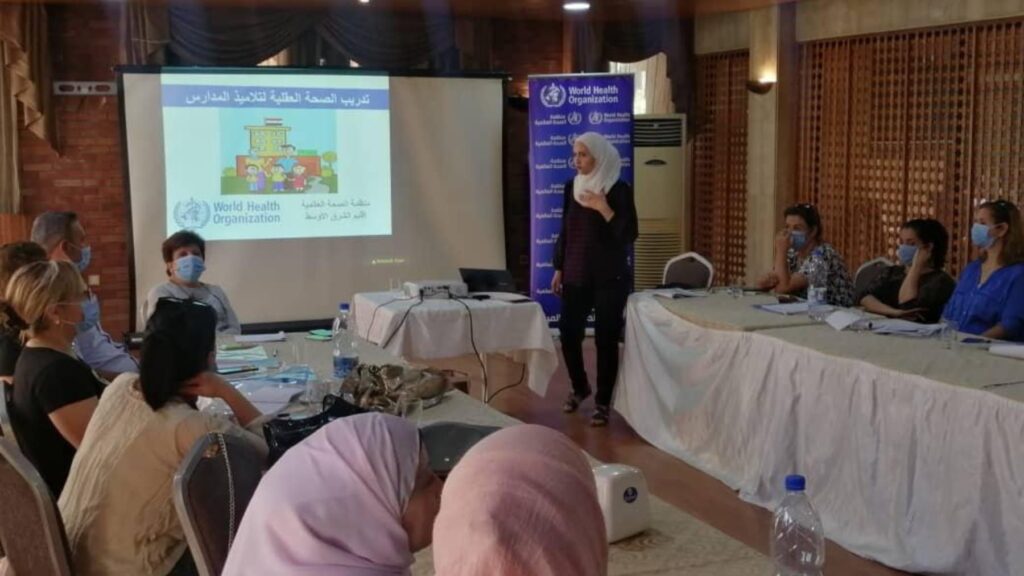 الدكتورة ريم رضا خلال إحدى ورشات العمل، حيث تركز في عملها على الصحة النفسية والتعامل مع آثار الصدمات والضغوط- Bild: Privat