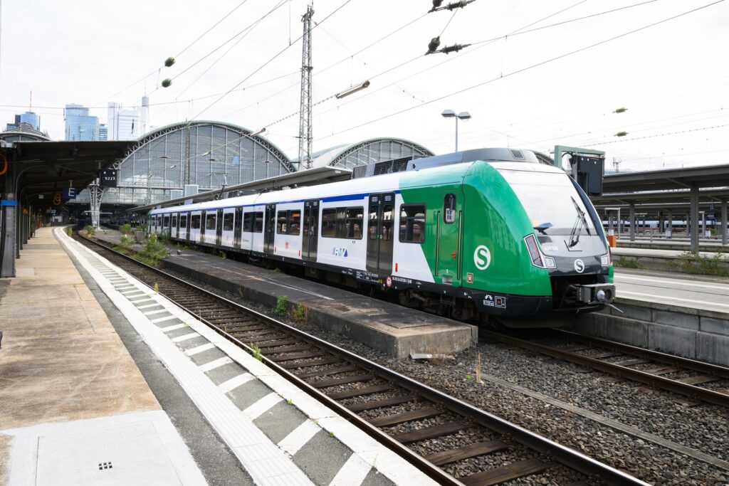 Модернізований вагон S-Bahn у регіоні Рейн-Майн. 