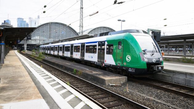Модернізований вагон S-Bahn у регіоні Рейн-Майн. 