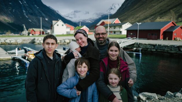 درام اجتماعی «آبدره» (Fjord) به کارگردانی کریستیان مونجیو (Cristian Mungiu)، برنده نخل طلای کن و از شانس‌های اصلی اسکار، مهمان ویژه امسال جشنواره فیلم هامبورگ است.
Foto:© Tudor Panduru, Goodfellas, Alamode Film